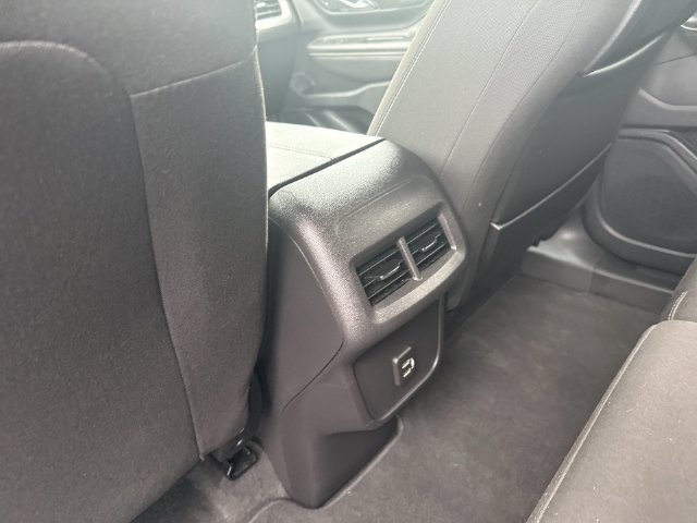 Used 2024 GMC Terrain SLE AWD/4WD image 30
