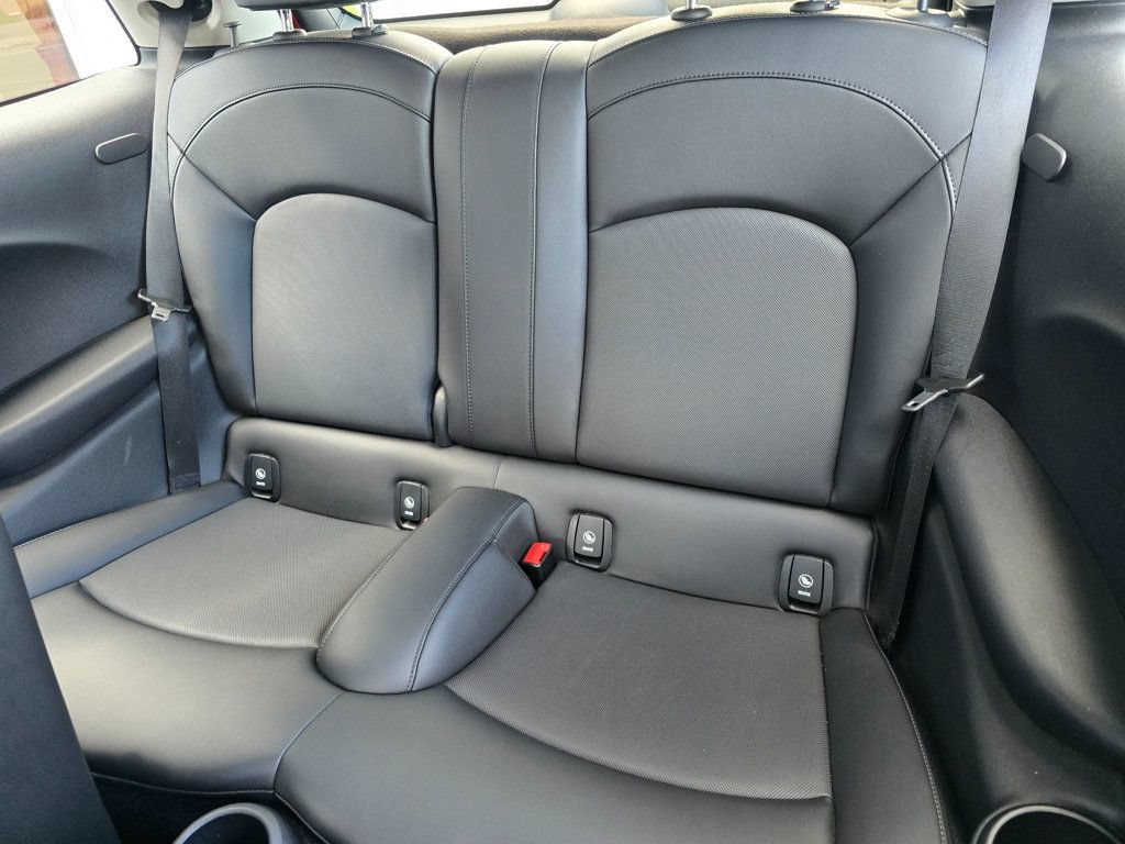Used 2014 MINI Cooper 2-Door Hardtop FWD image 11