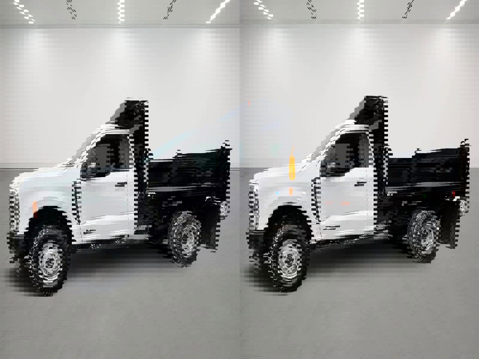 Used 2024 Ford F350 XL image 2