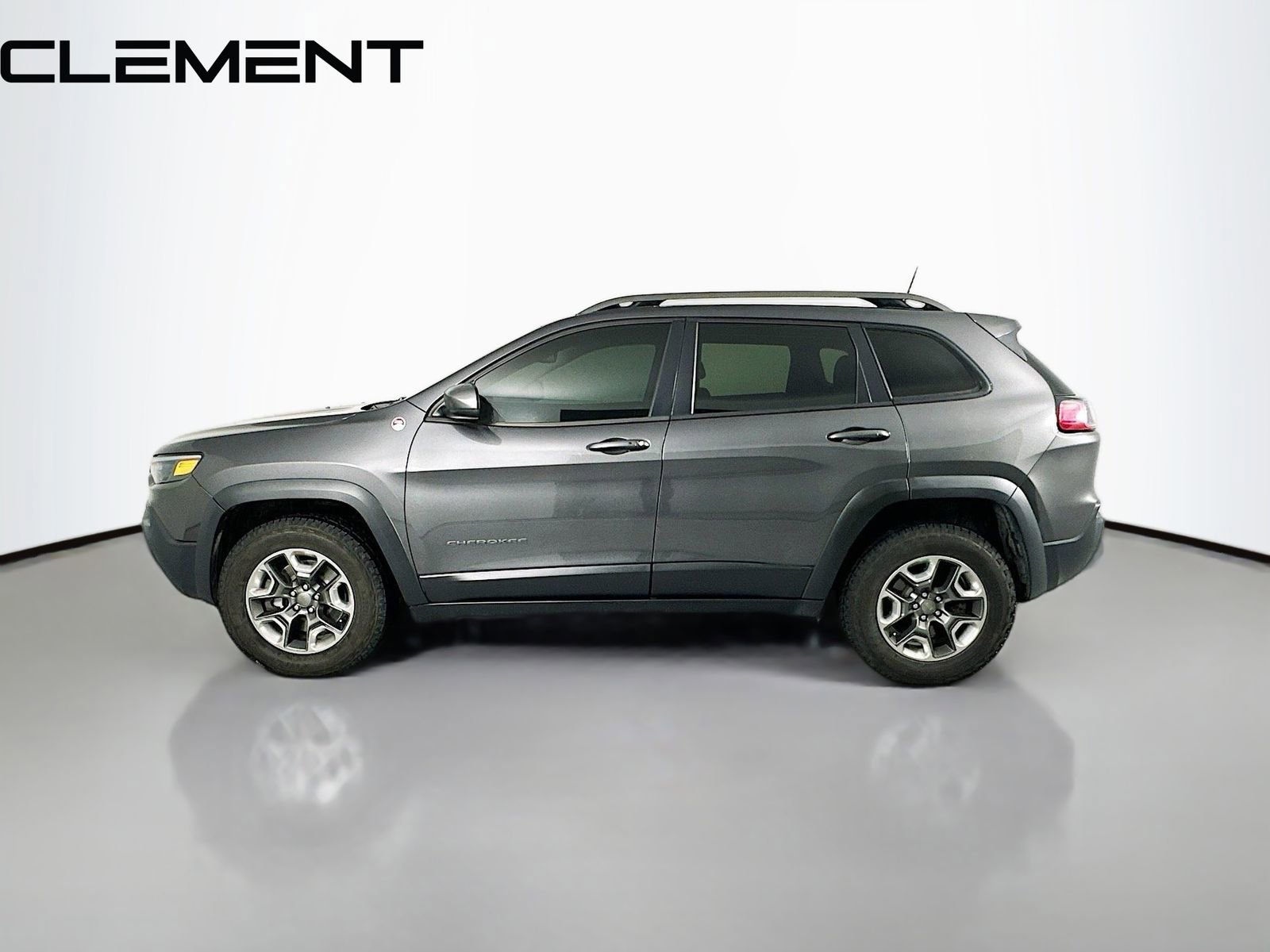 Used 2019 Jeep Cherokee Trailhawk w/ Cold Weather Group image 6
