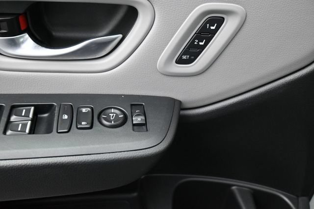 Used 2025 Honda Pilot EX-L image 22