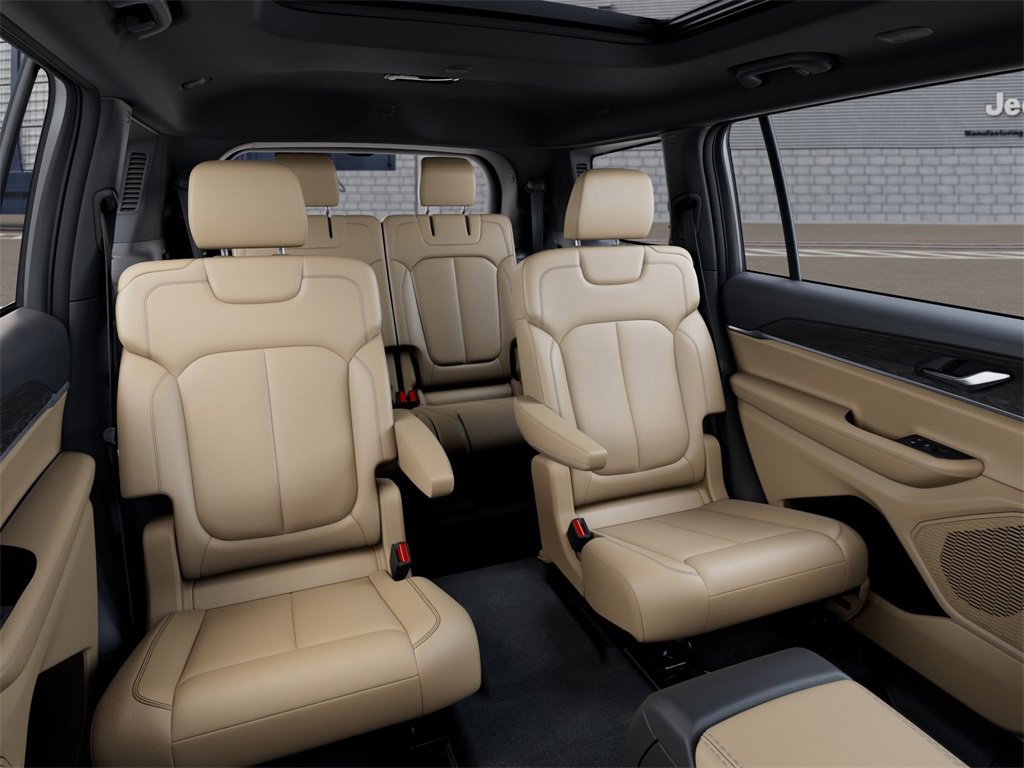 New 2025 Jeep Grand Cherokee L Limited w/ Black Appearance Package image 15