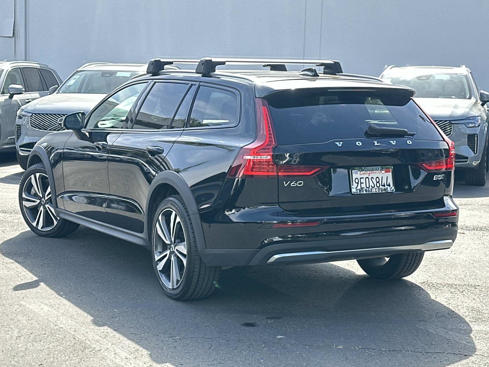 Certified 2023 Volvo V60 B5 Cross Country Plus w/ Climate Package image 6