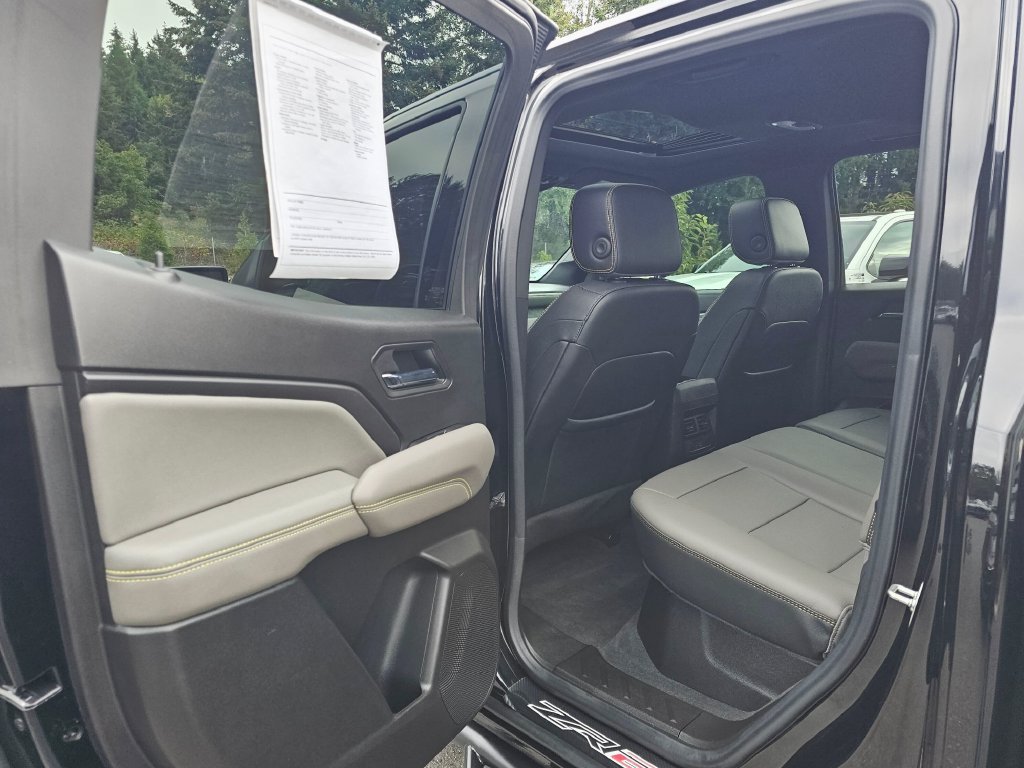 Used 2024 Chevrolet Colorado ZR2 w/ ZR2 Convenience Package III AWD/4WD image 20