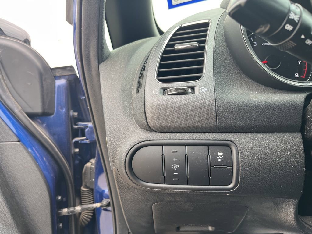 Used 2018 Kia Forte SX image 10