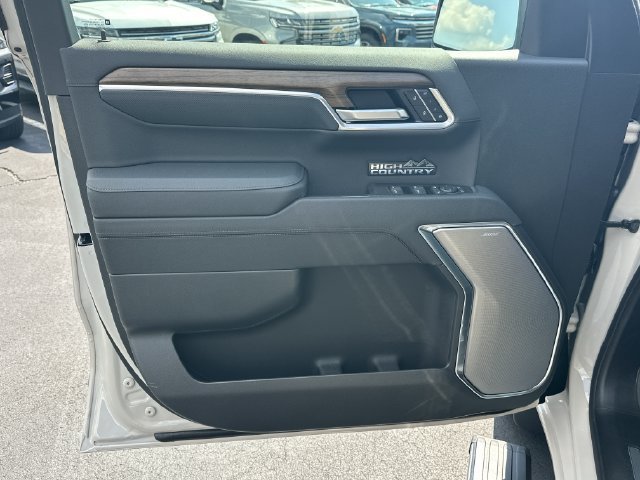 New 2026 Chevrolet Silverado 1500 High Country w/ Technology Package AWD/4WD image 10