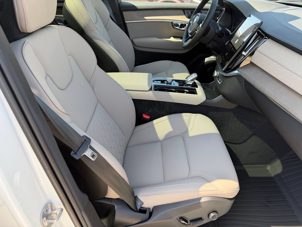 New 2026 Volvo XC90 B6 Plus w/ Protection Package Premier AWD/4WD image 8
