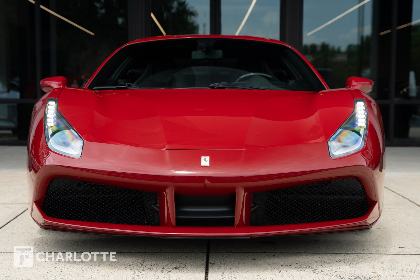 Used 2017 Ferrari 488 GTB RWD image 4
