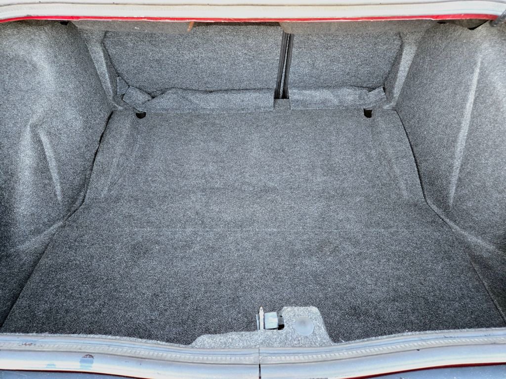 Used 2017 Dodge Challenger SXT image 18