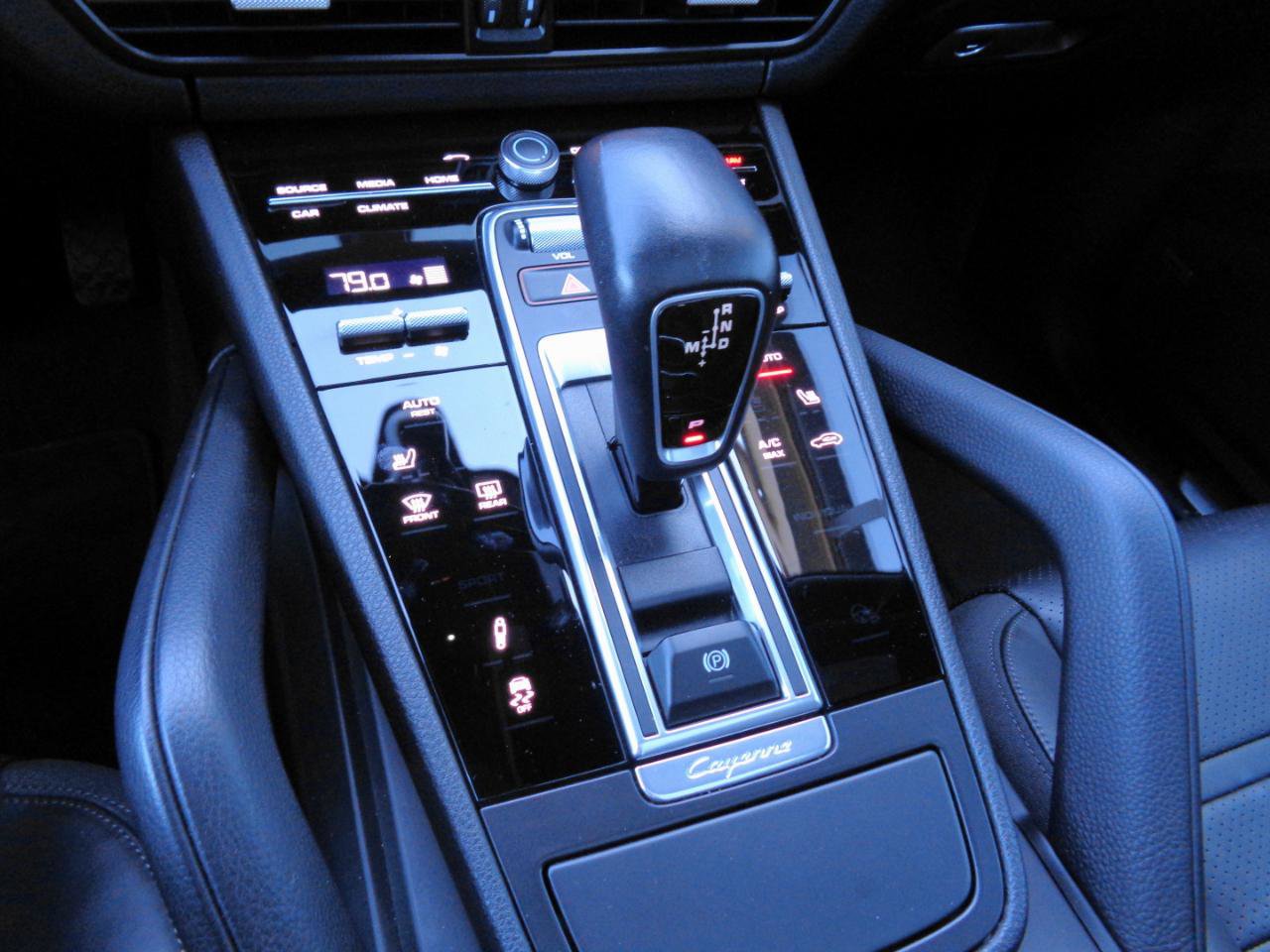 Used 2020 Porsche Cayenne Coupe AWD image 11