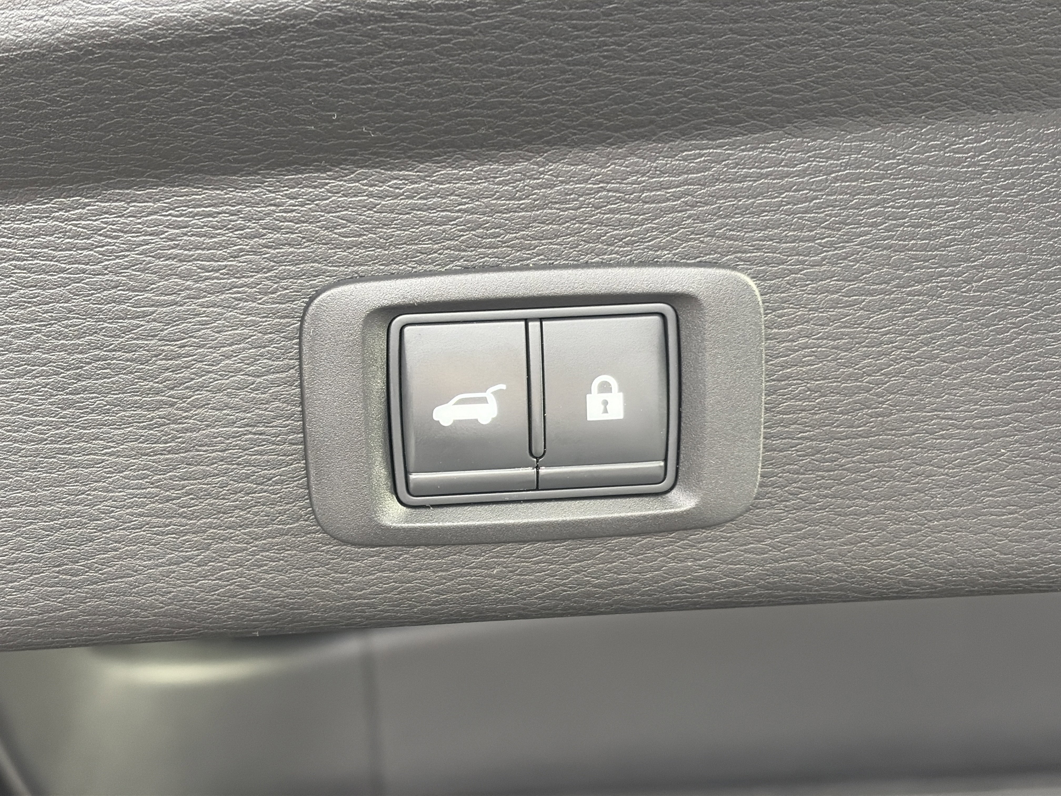 Used 2022 Mitsubishi Outlander SE image 18