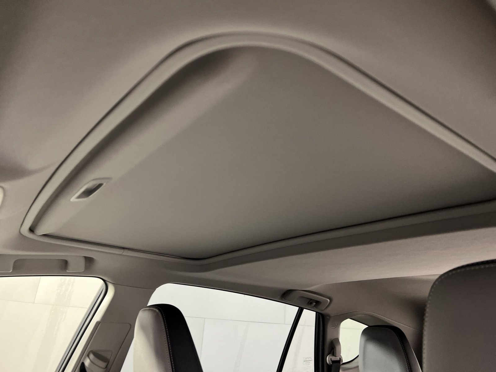 Used 2018 Toyota RAV4 Limited image 24