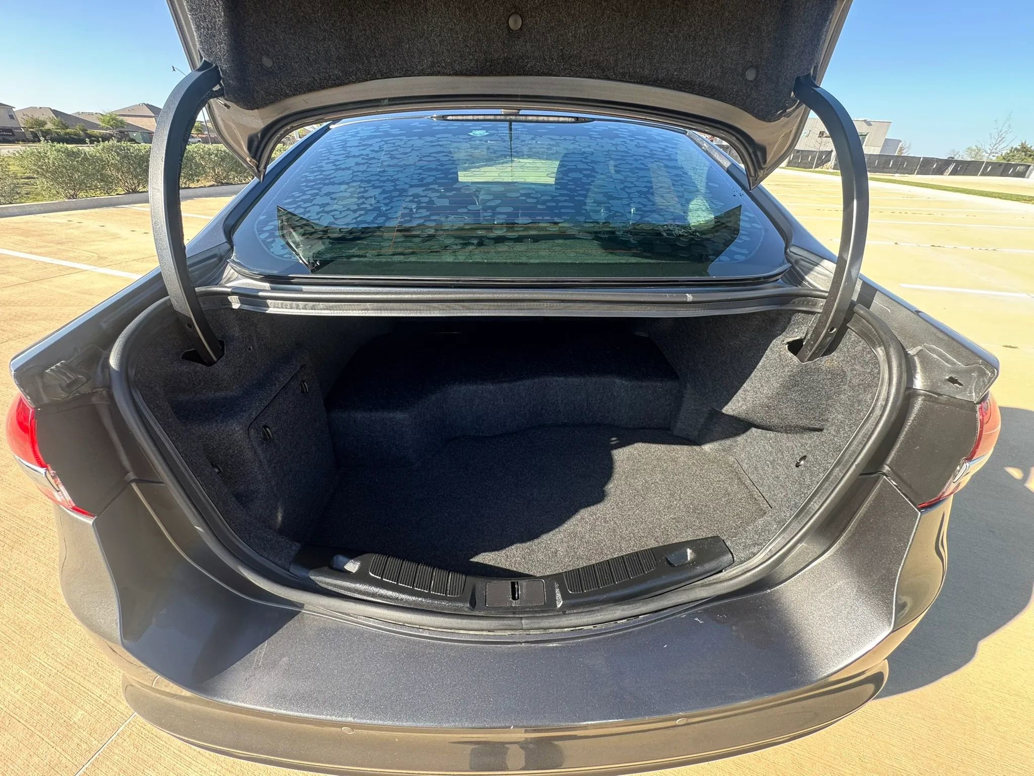 Used 2018 Ford Fusion SE image 60