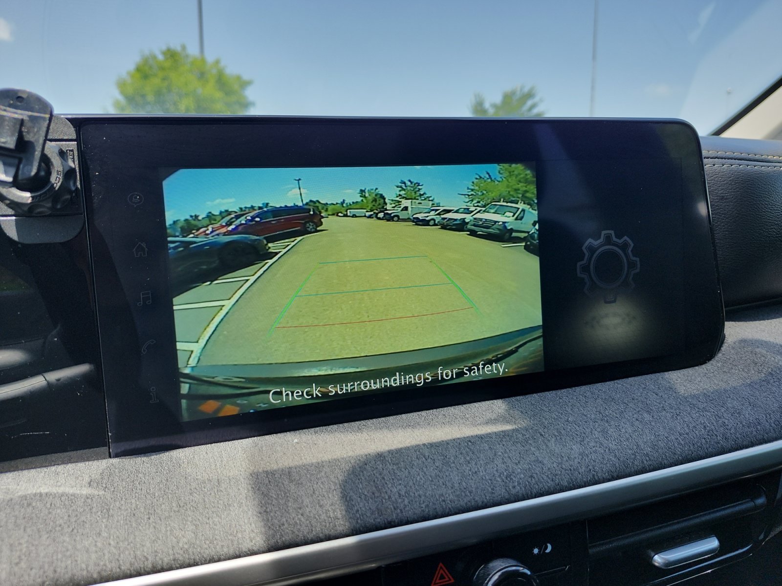 Used 2025 Nissan Kicks SV AWD/4WD image 16