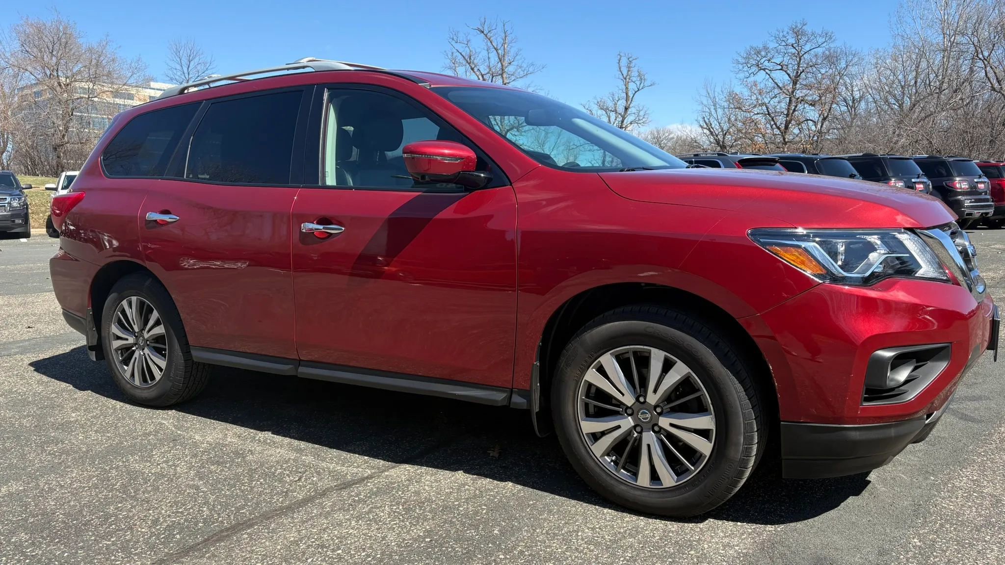 Used 2017 Nissan Pathfinder SL w/ Trailer Tow Package image 11