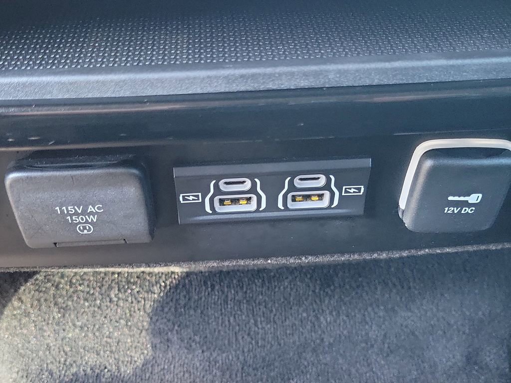 Used 2024 Jeep Wagoneer Series III w/ Flexible Seating Group image 30