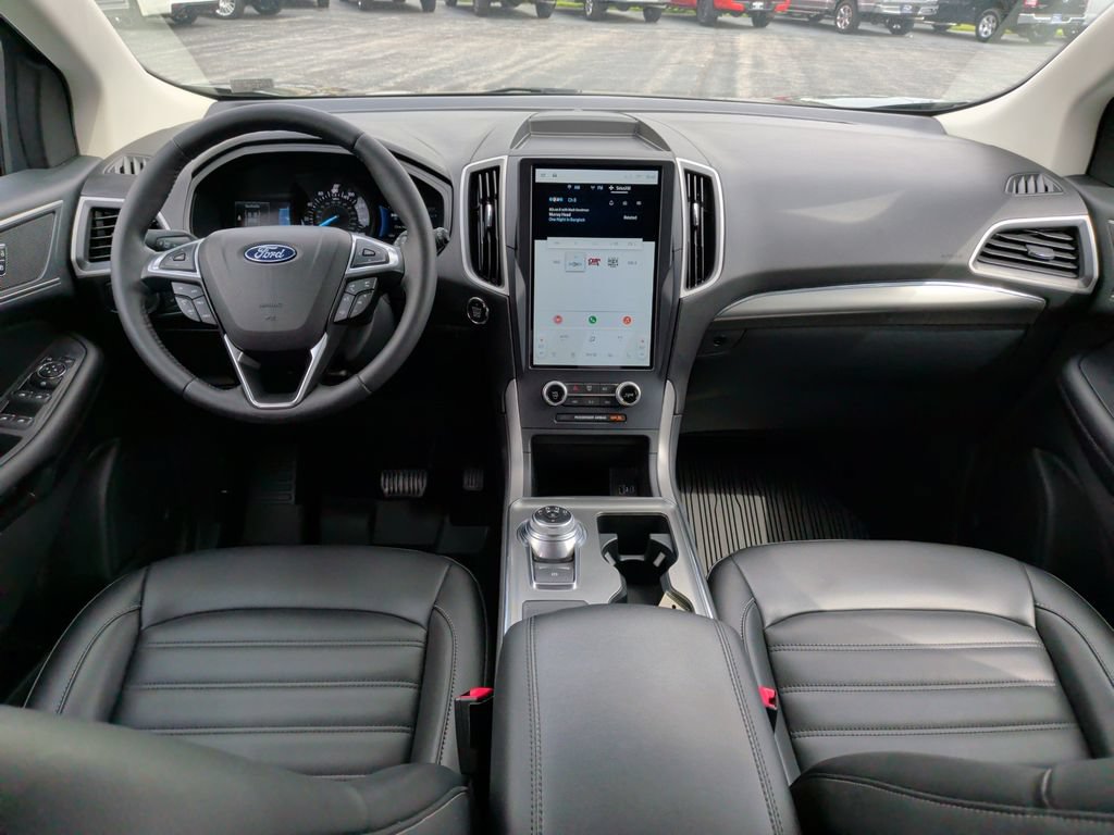 Certified 2022 Ford Edge SEL w/ Convenience Package AWD/4WD image 2