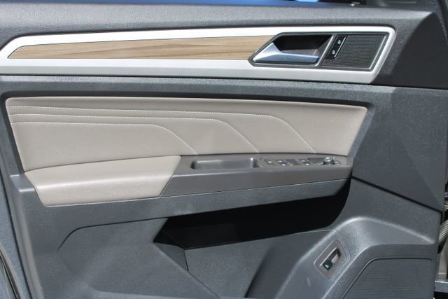 Used 2023 Volkswagen Atlas SEL image 11