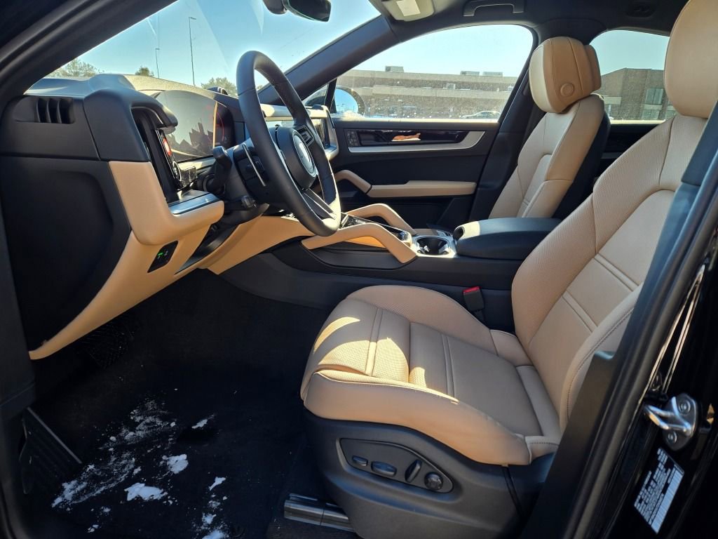New 2026 Porsche Cayenne Coupe AWD/4WD image 17