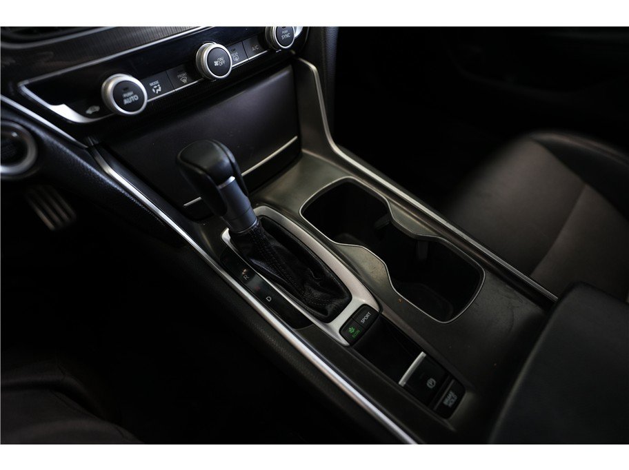 Used 2018 Honda Accord Sport image 19