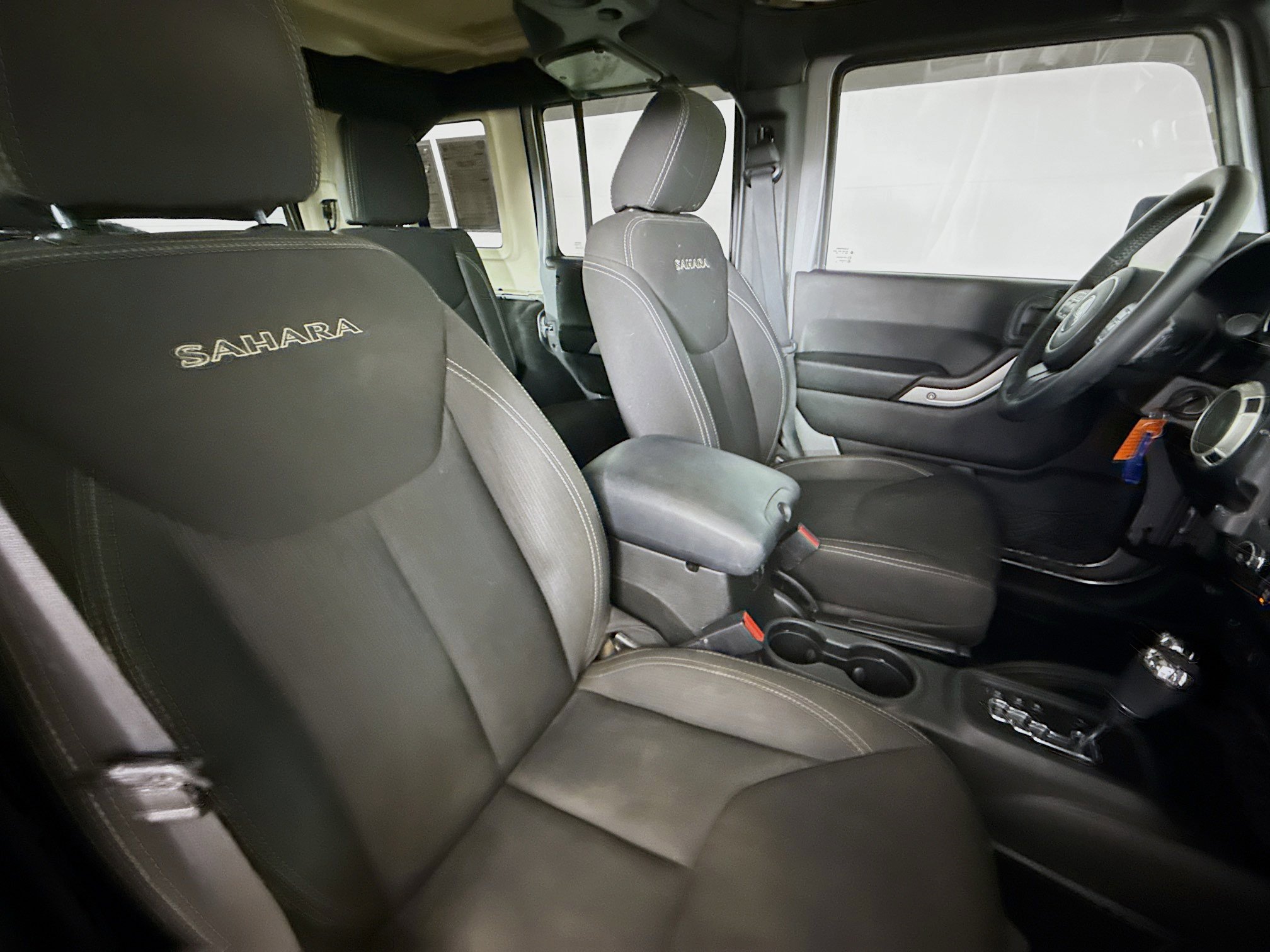 Used 2017 Jeep Wrangler Unlimited Sahara w/ Max Tow Package image 31