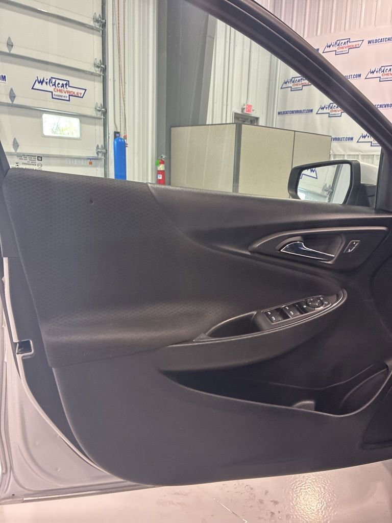 Used 2019 Chevrolet Malibu LT image 12