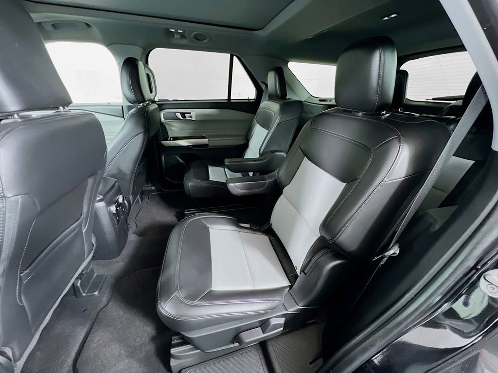 Used 2024 Ford Explorer XLT w/ Equipment Group 202A image 27