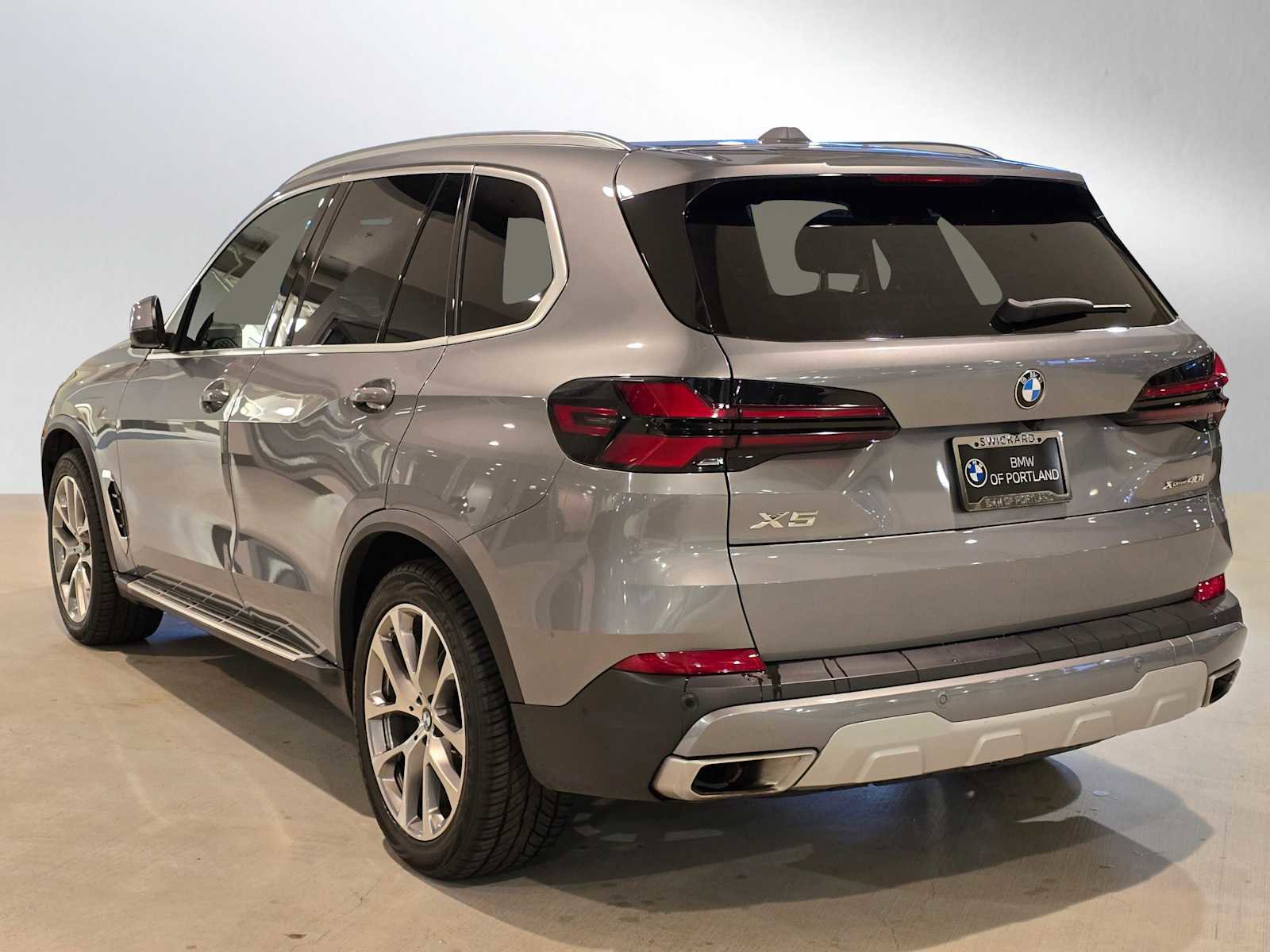 Used 2024 BMW X5 xDrive40i w/ Premium Package image 5