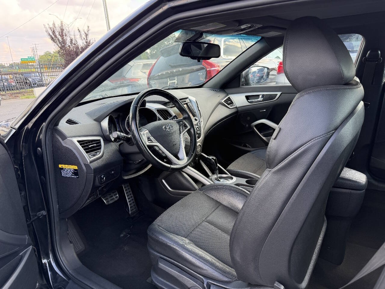 Used 2016 Hyundai Veloster w/ Option Group 02 FWD image 7