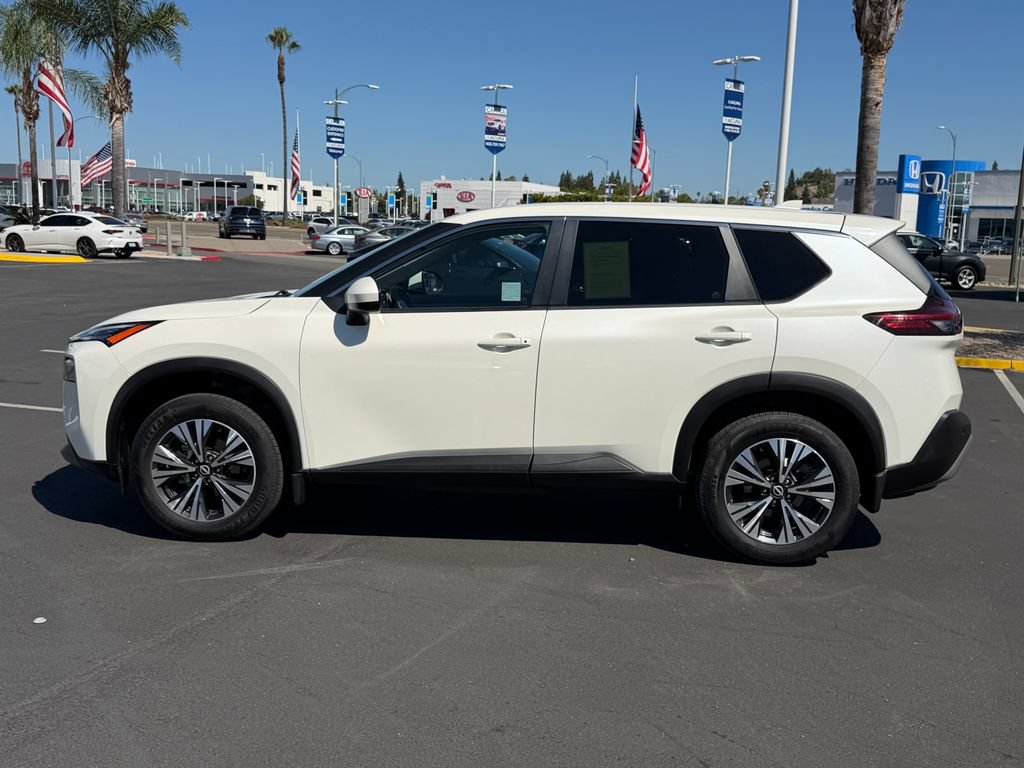 Used 2023 Nissan Rogue SV FWD image 7