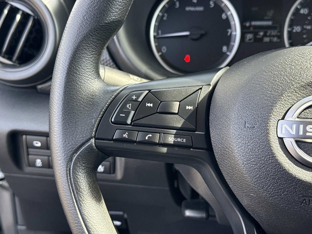 Certified 2025 Nissan Kicks Play S image 31