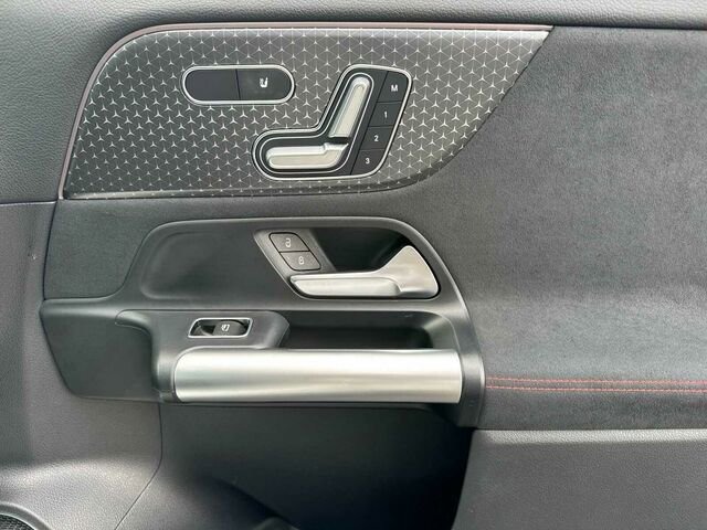 Used 2025 Mercedes-Benz GLA 250 GLA 250 4D Sport Utility 4MATI image 22