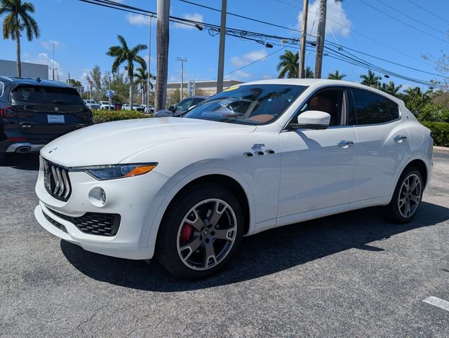 Used 2023 Maserati Levante GT AWD/4WD image 3