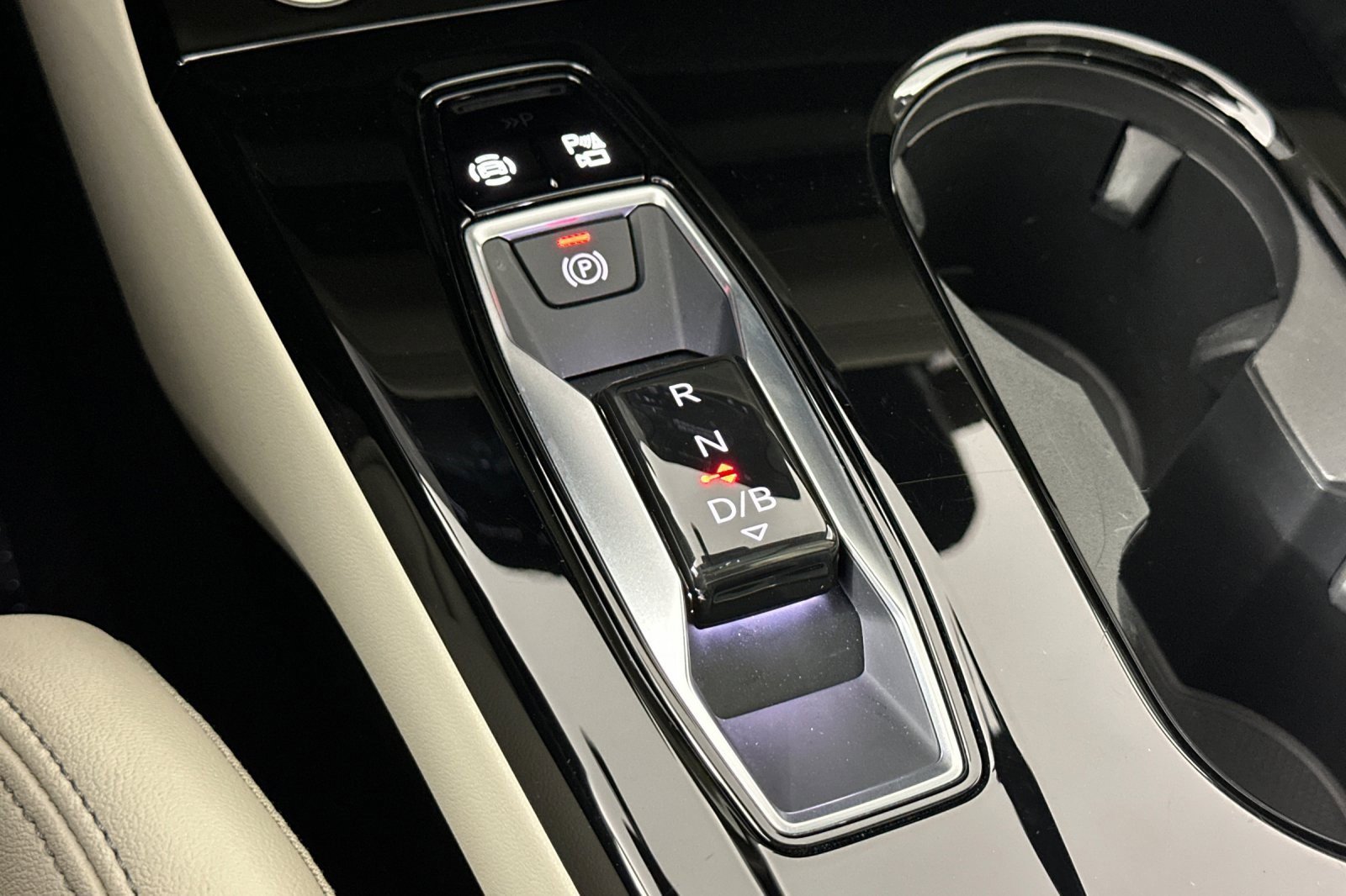 Used 2025 Audi Q6 e-tron Premium Plus w/ Premium Plus image 21