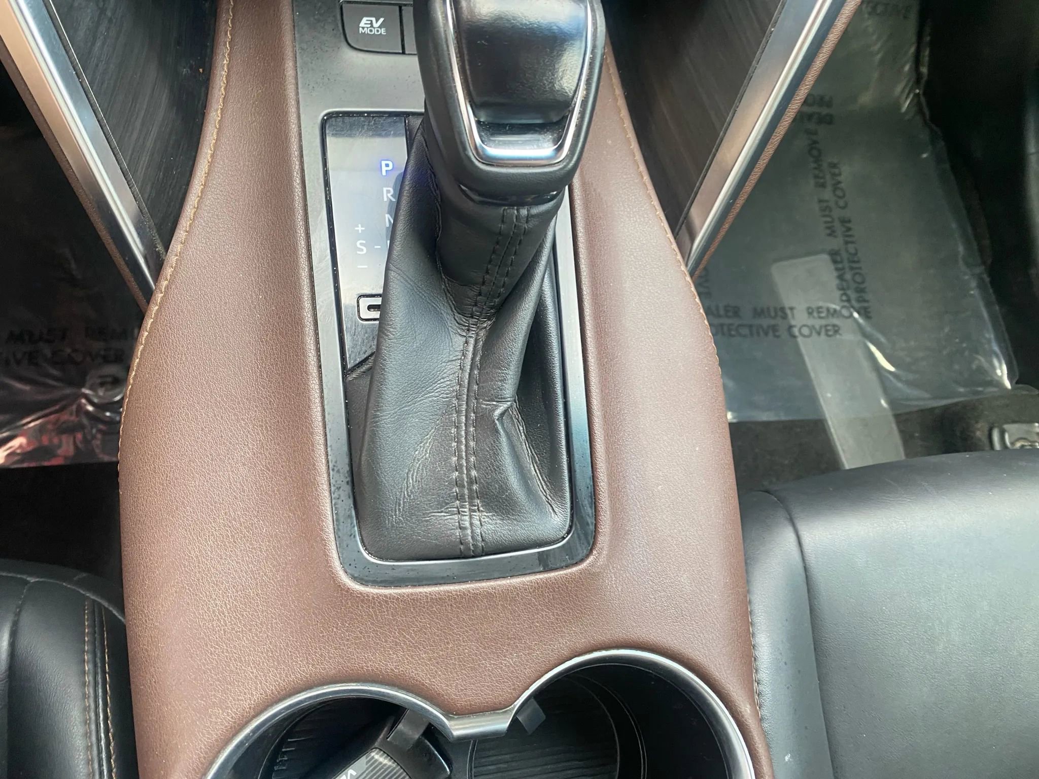 Used 2022 Toyota Venza XLE image 17