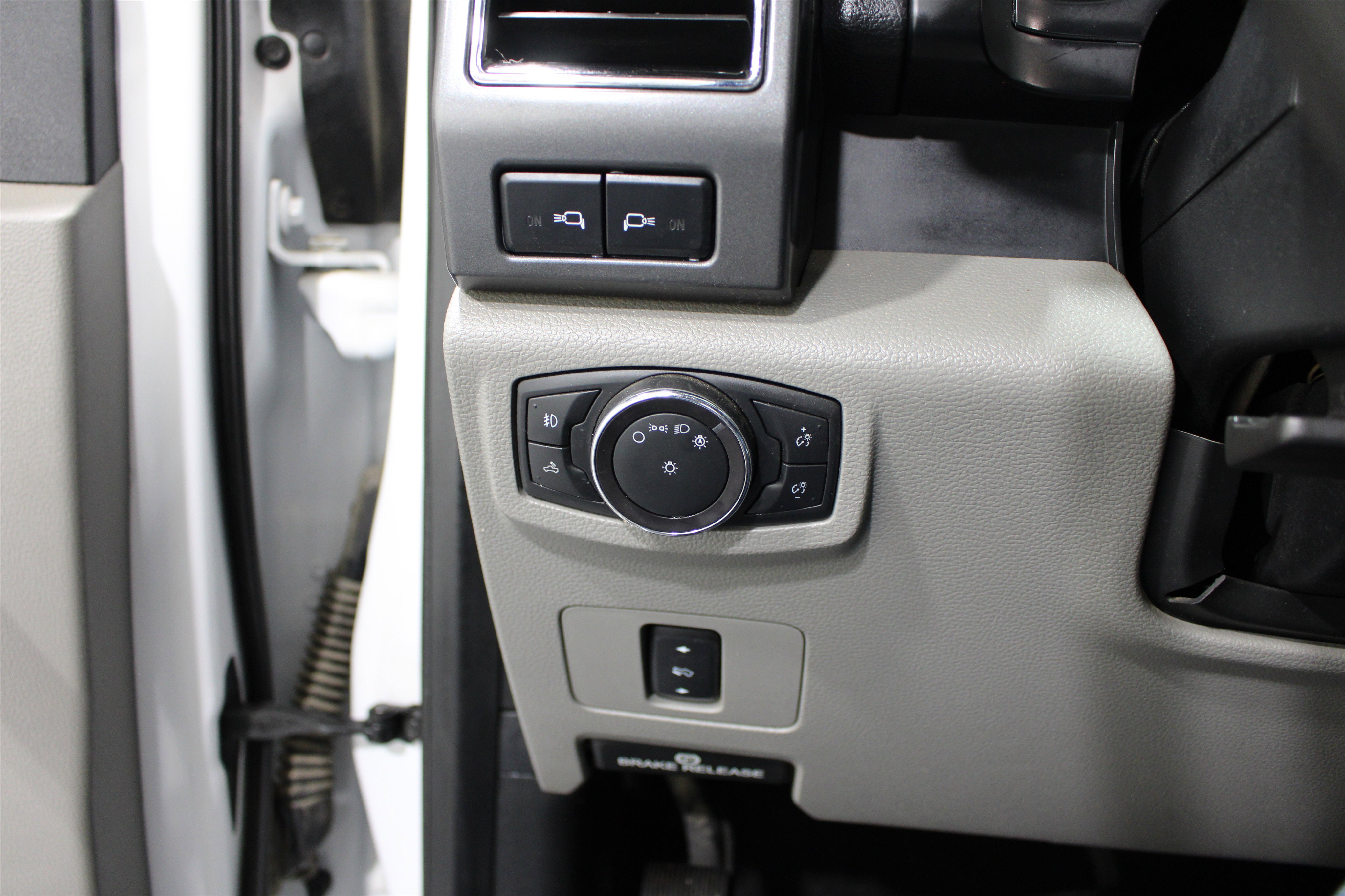 Used 2019 Ford F250 XLT w/ XLT Premium Package image 9