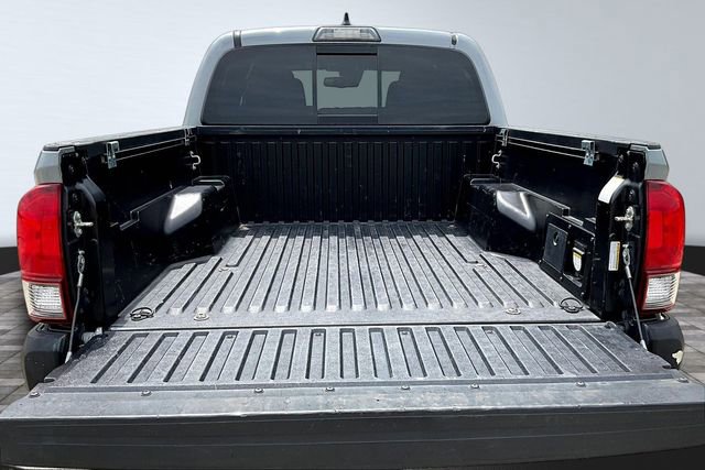 Used 2019 Toyota Tacoma TRD Off-Road AWD/4WD image 8