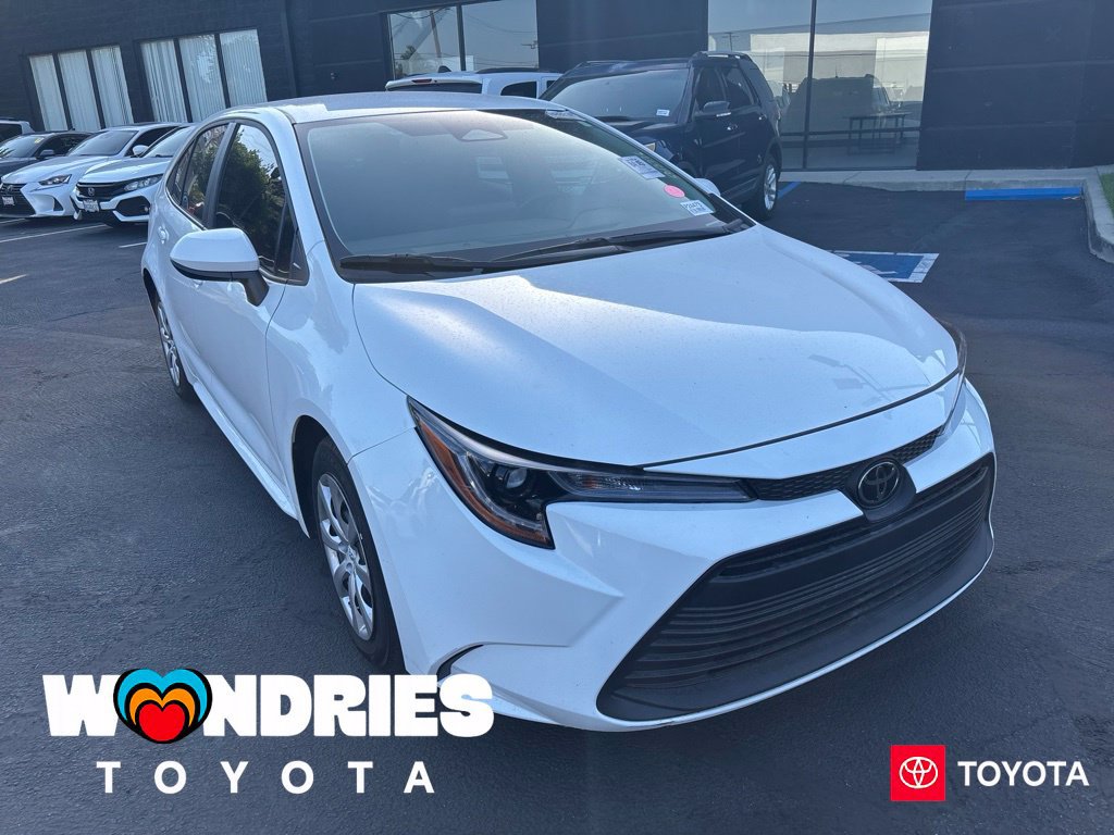 Used 2025 Toyota Corolla LE FWD image 1