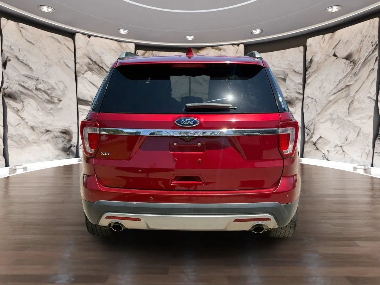 Used 2017 Ford Explorer XLT w/ Equipment Group 202A FWD image 5