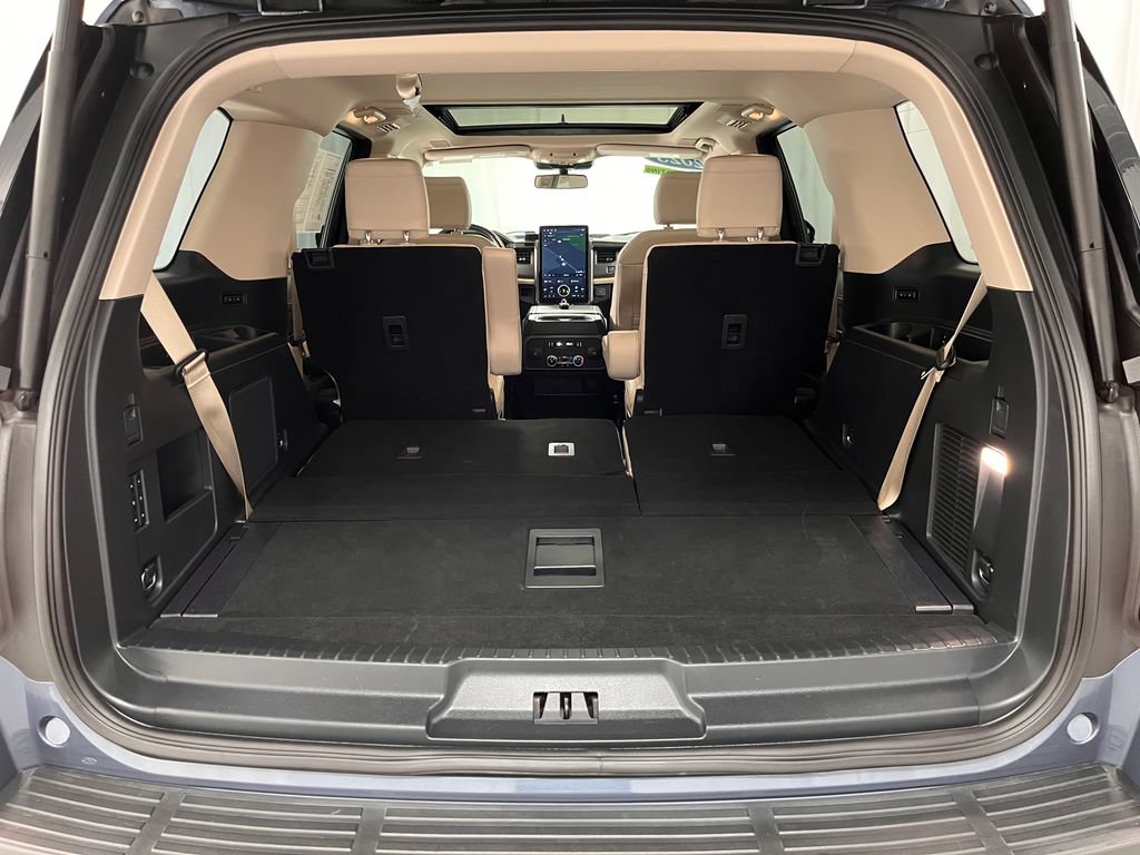 Used 2023 Ford Expedition Platinum AWD/4WD image 41
