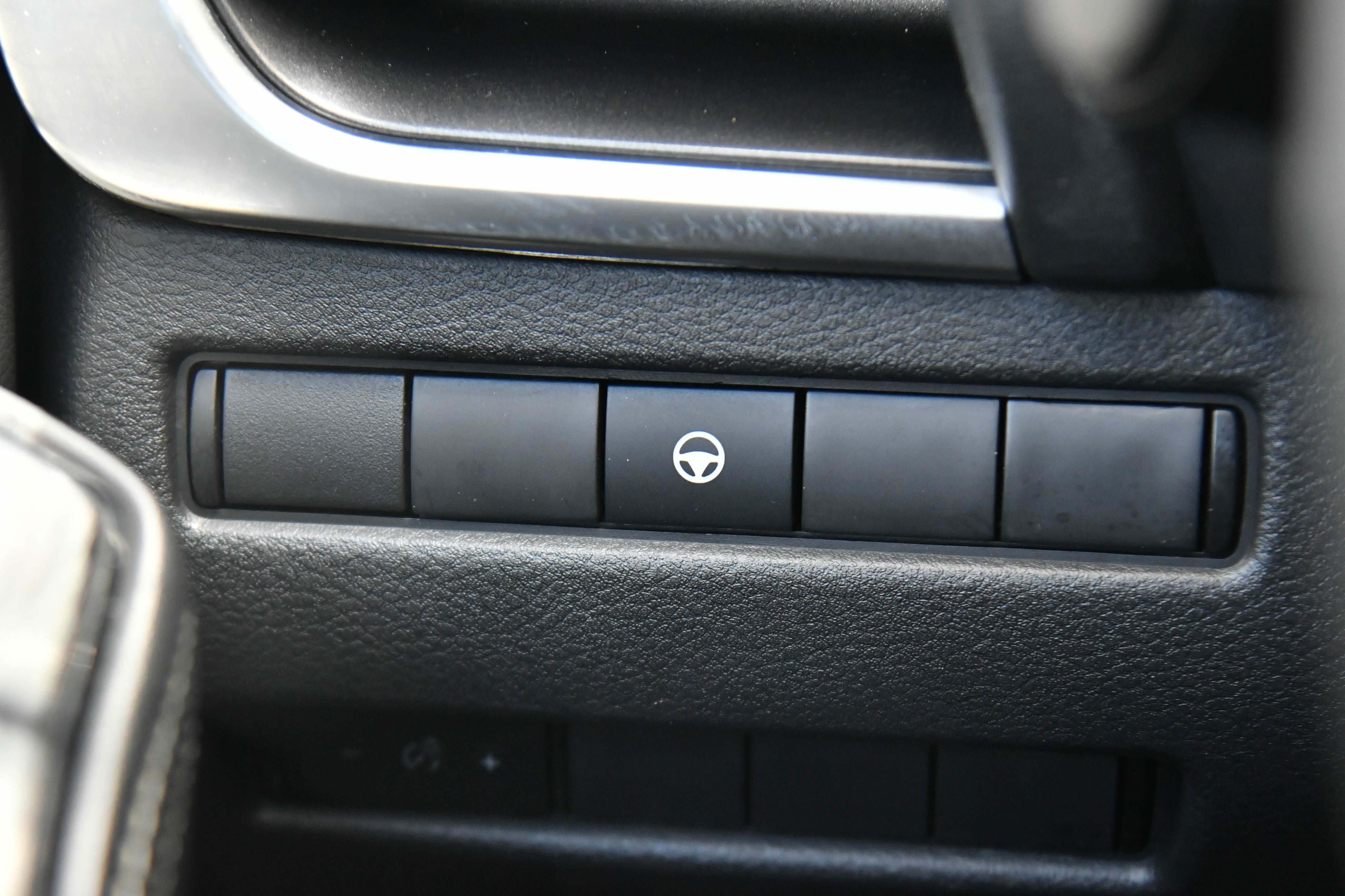 Used 2022 Nissan Rogue SV AWD/4WD image 31