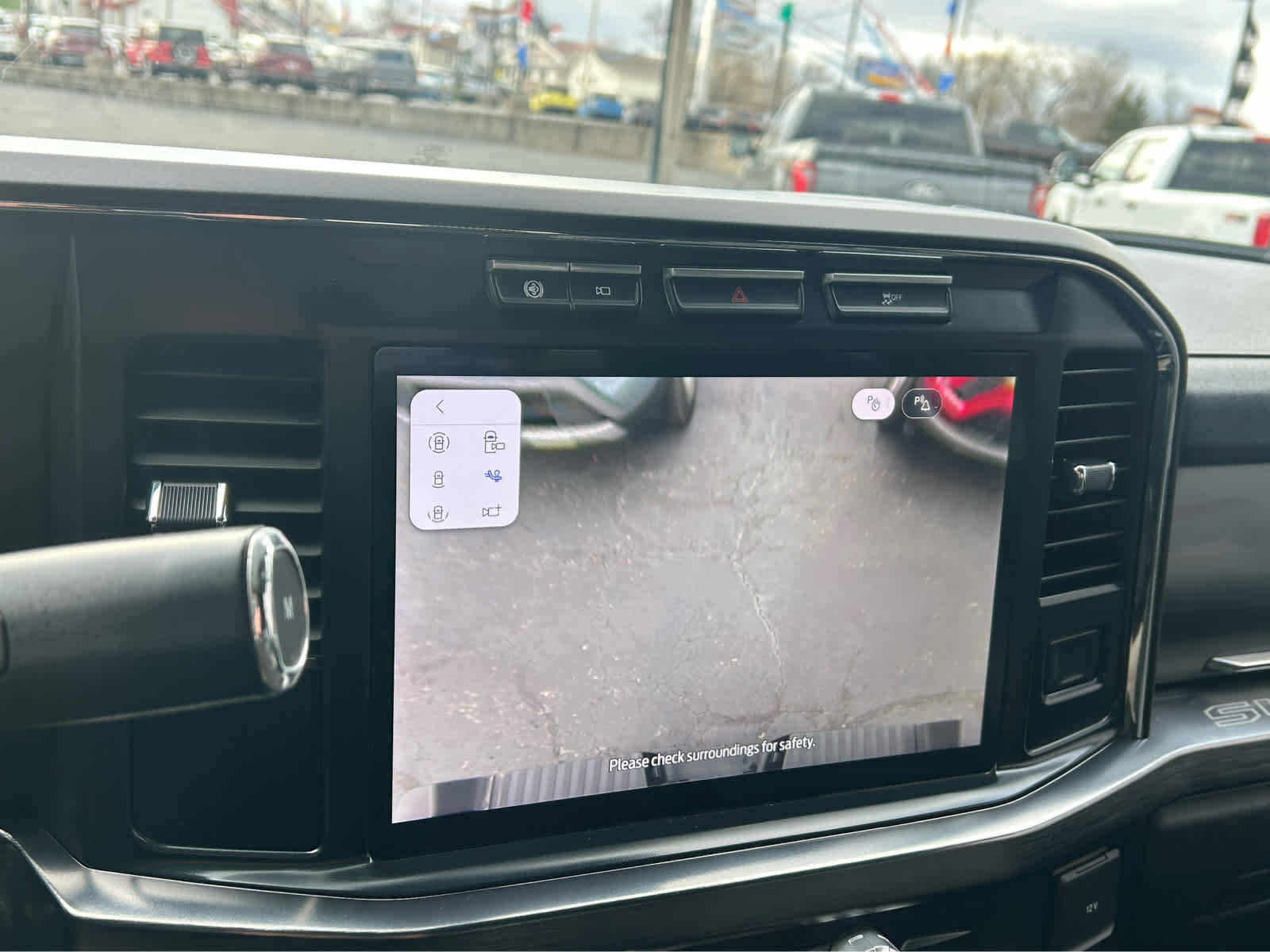 Used 2024 Ford F250 Lariat w/ Chrome Package image 38