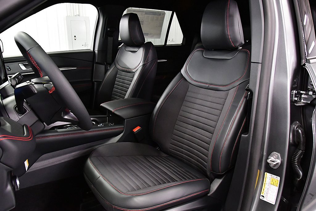 New 2026 Ford Explorer ST-Line image 28