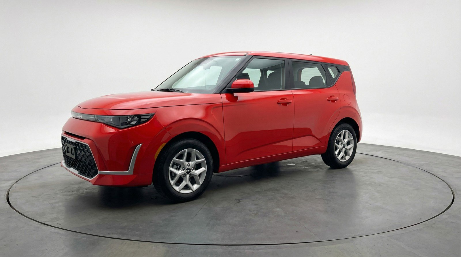 Used 2025 Kia Soul LX w/ LX Technology Package image 3