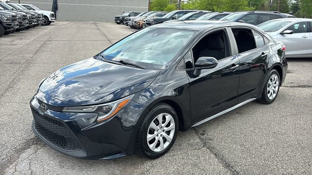 Used 2022 Toyota Corolla LE FWD image 2