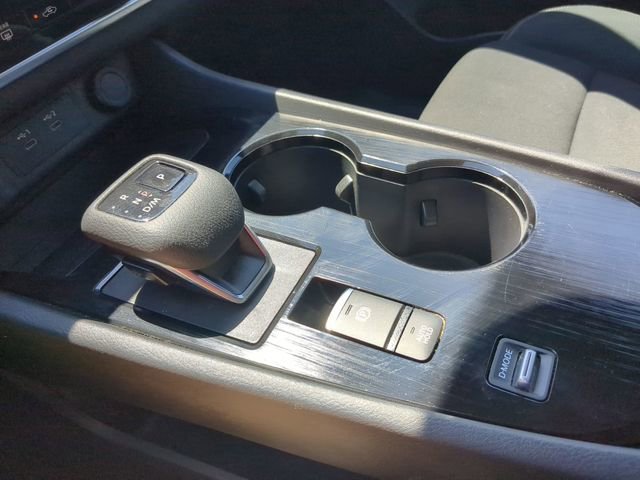 Used 2024 Nissan Rogue S FWD image 23