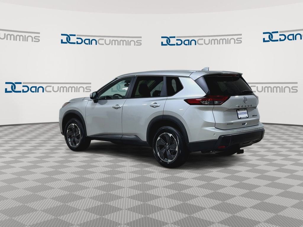 Used 2024 Nissan Rogue SV image 6