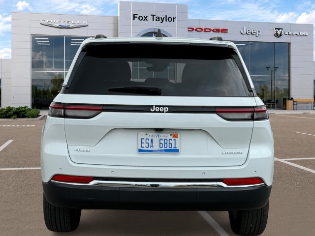 Used 2025 Jeep Grand Cherokee Laredo X w/ Luxury Tech Group I AWD/4WD image 5