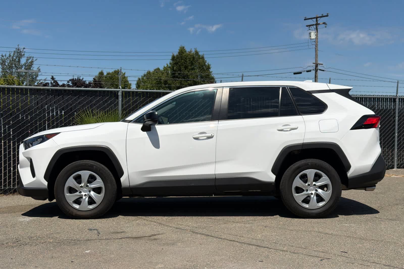 Certified 2022 Toyota RAV4 LE FWD image 2