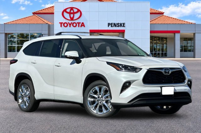 New 2026 Toyota Highlander Limited AWD/4WD image 2